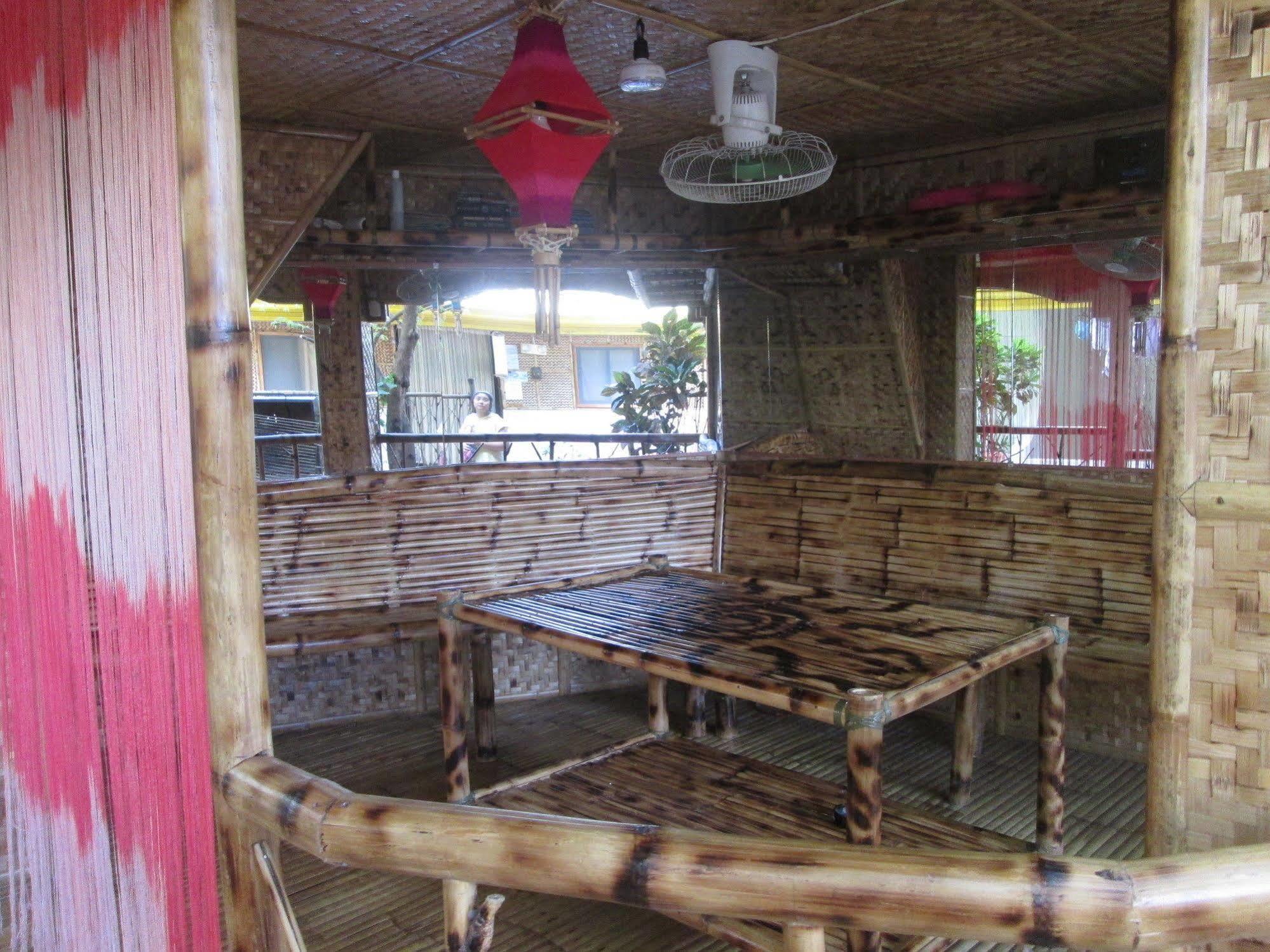 Bambooze Hauz Hotel Balabag  Luaran gambar