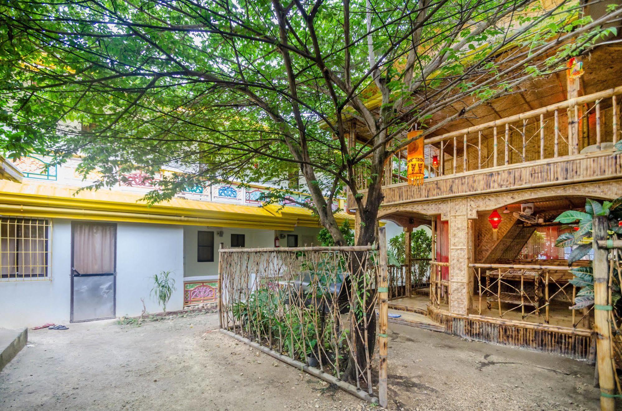 Bambooze Hauz Hotel Balabag  Luaran gambar